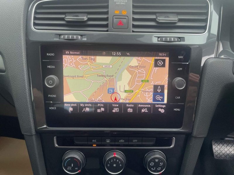 VOLKSWAGEN GOLF