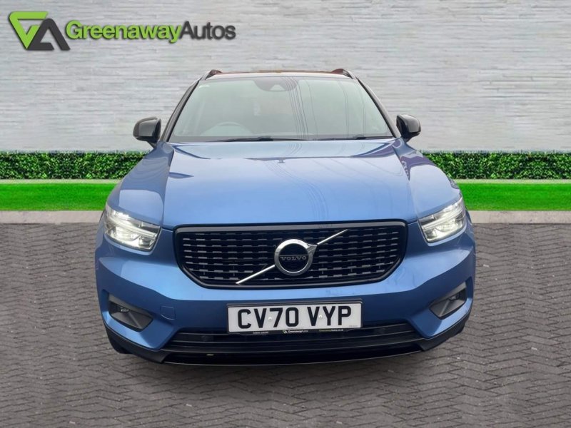VOLVO XC40