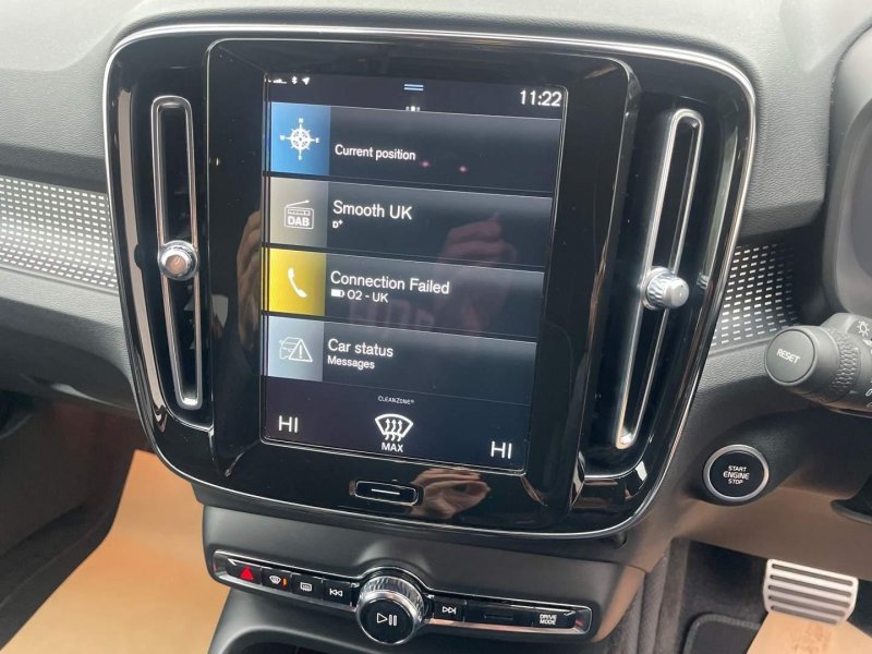 VOLVO XC40