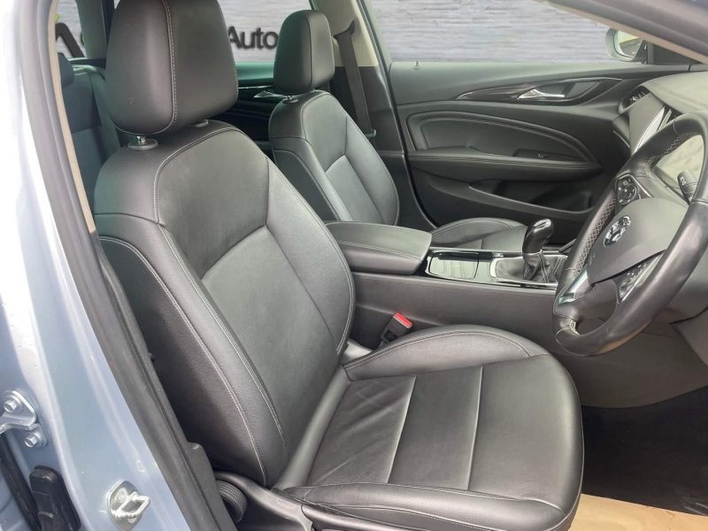 VAUXHALL INSIGNIA