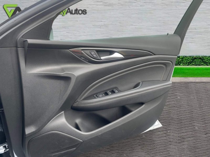 VAUXHALL INSIGNIA