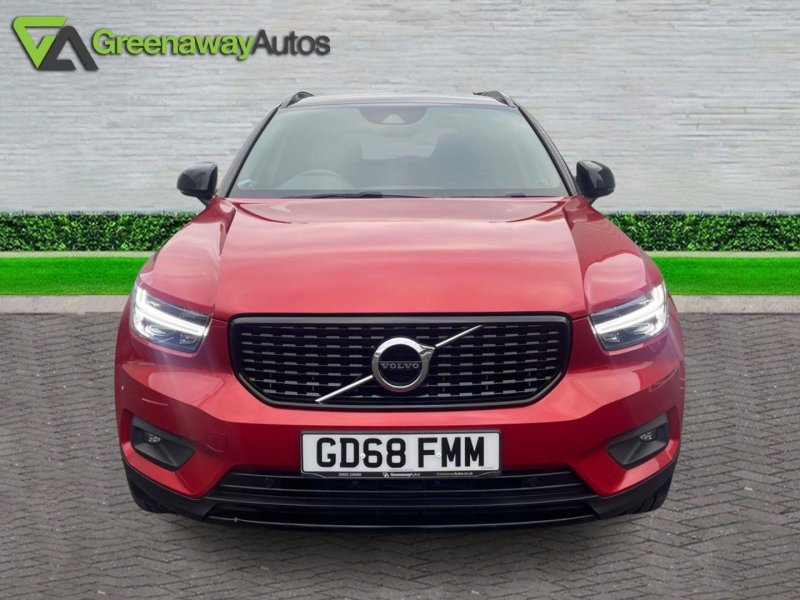 VOLVO XC40