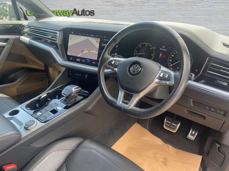 VOLKSWAGEN TOUAREG