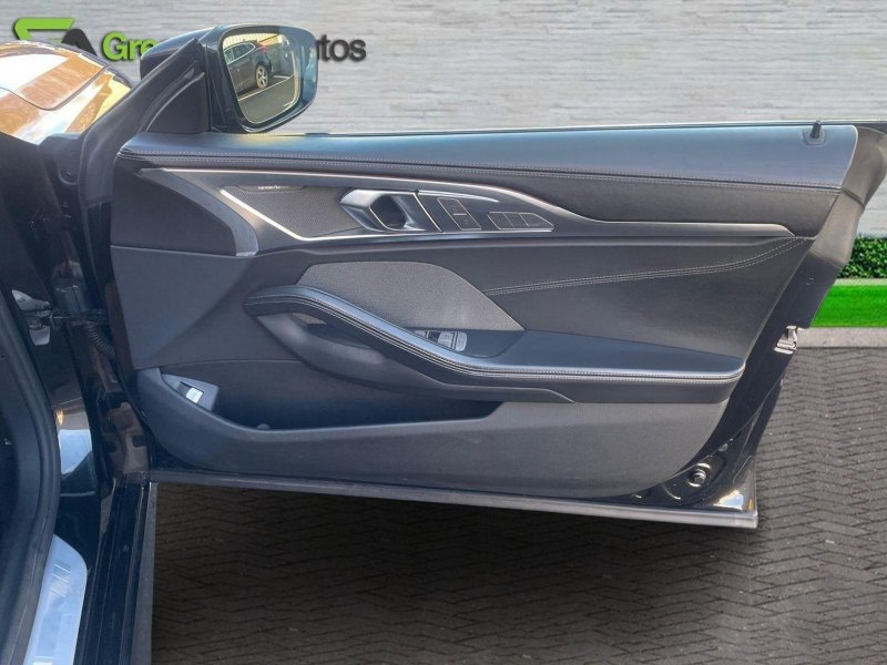 BMW 8 SERIES