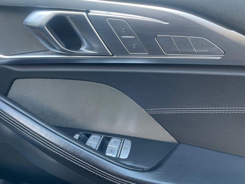 BMW 8 SERIES