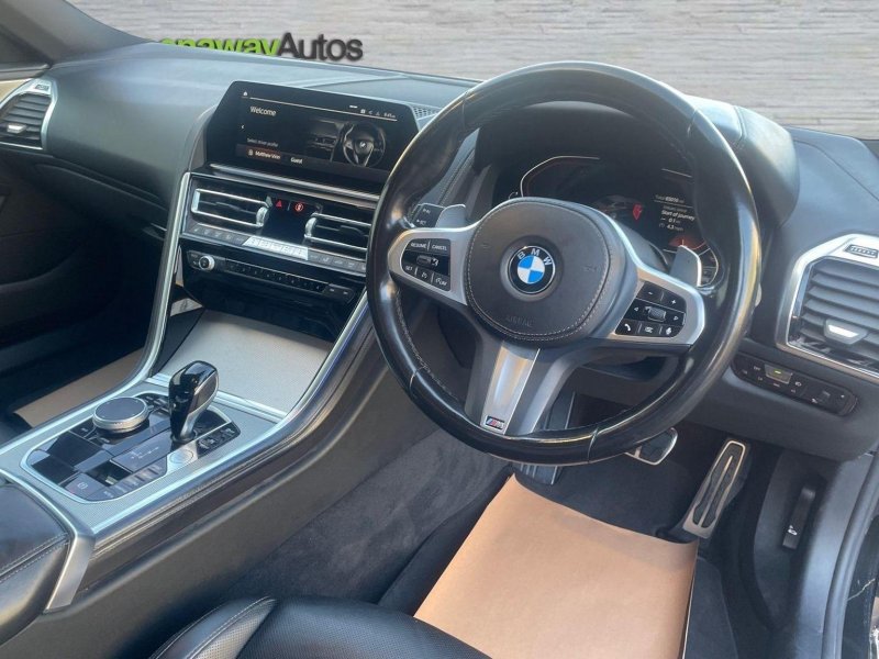 BMW 8 SERIES