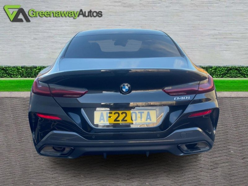 BMW 8 SERIES