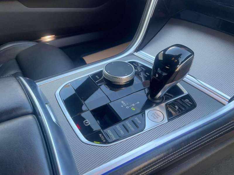 BMW 8 SERIES