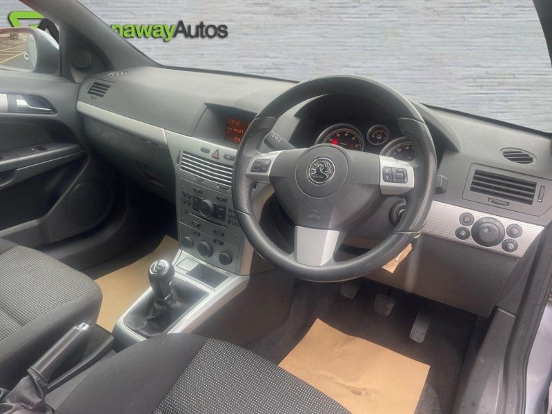 VAUXHALL ASTRA