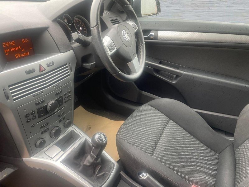 VAUXHALL ASTRA