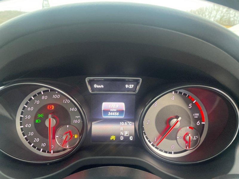 MERCEDES-BENZ CLA