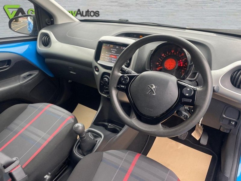 PEUGEOT 108