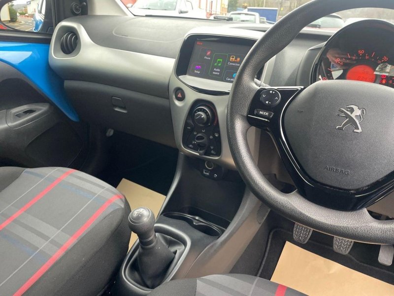 PEUGEOT 108