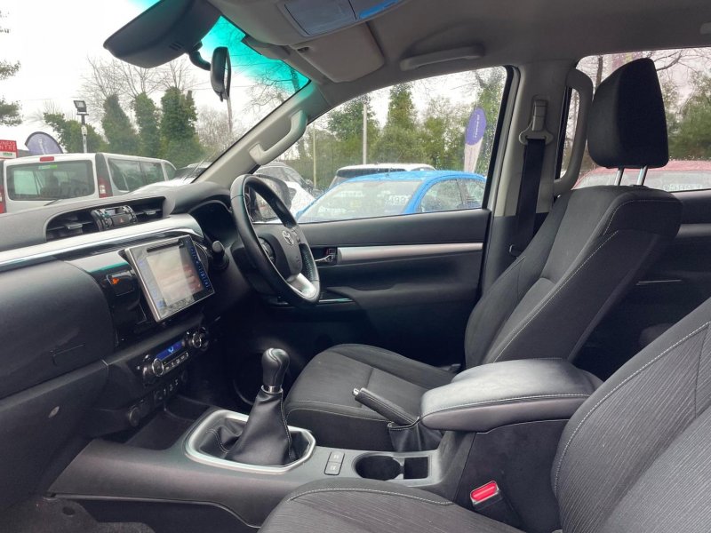 TOYOTA HILUX