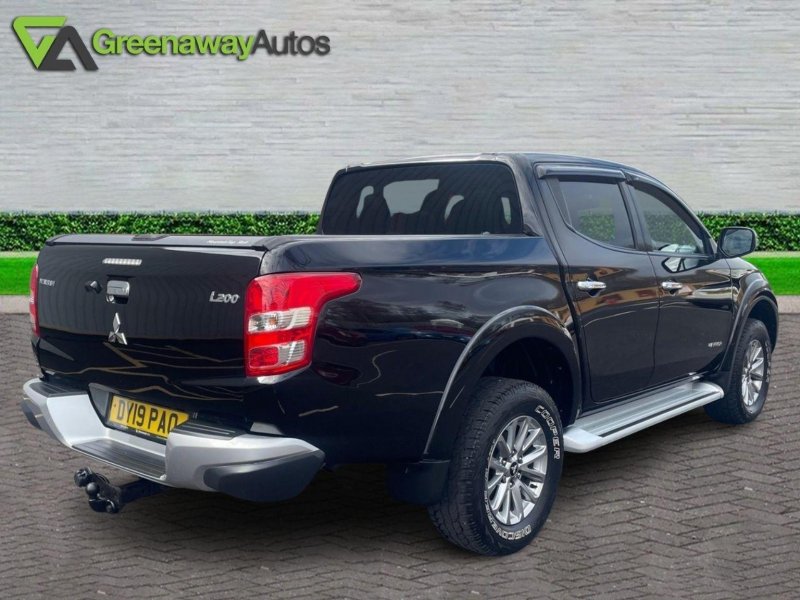 MITSUBISHI L200