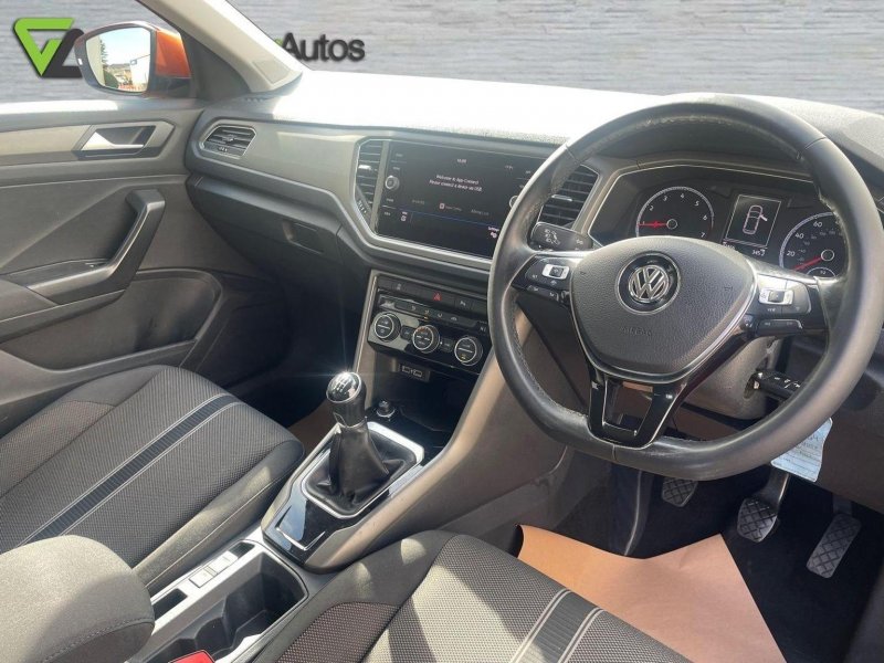 VOLKSWAGEN T-ROC