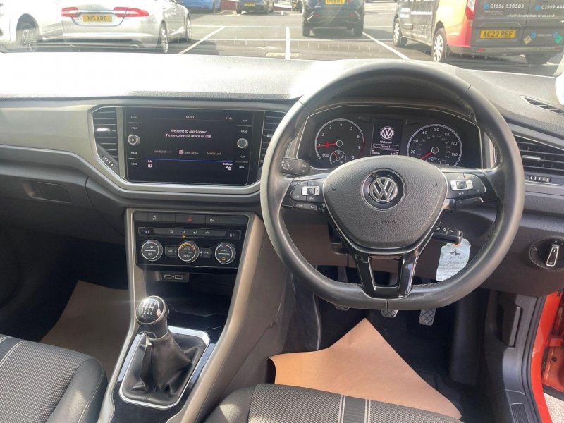 VOLKSWAGEN T-ROC