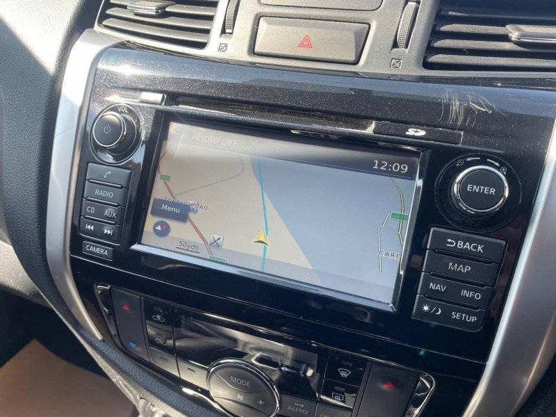 NISSAN NAVARA