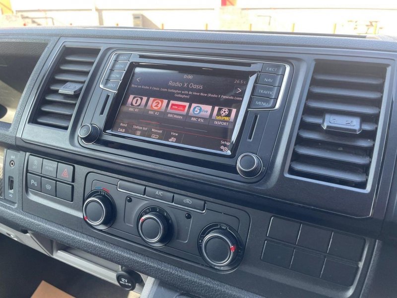 VOLKSWAGEN TRANSPORTER